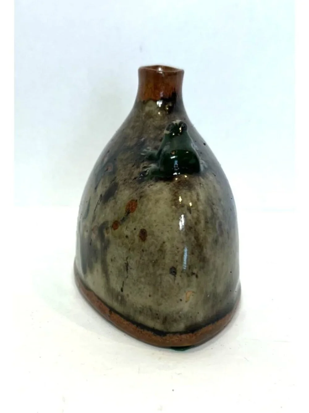 Vintage Studio Art Frog Bud Vase High Gloss Ceramic Floral Detailing Felt Pads